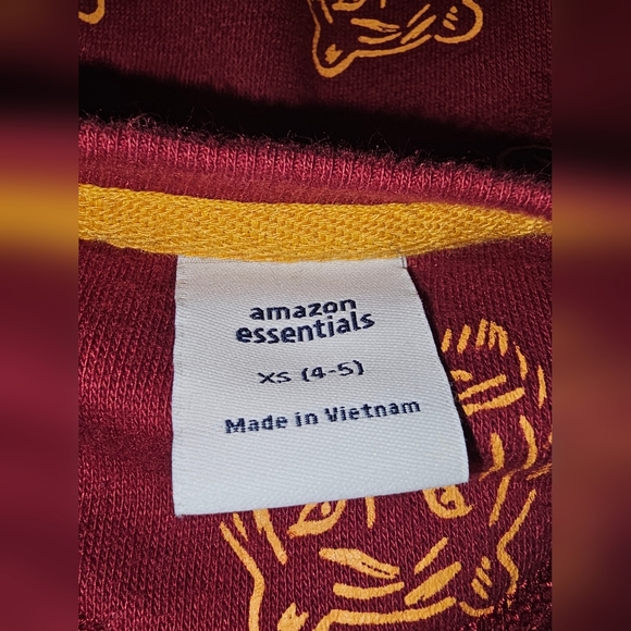 Amazon Essentials Boys and Toddlers' Fleece Crew-Neck Sweatshirts, Multipacks - Picture 5 of 9